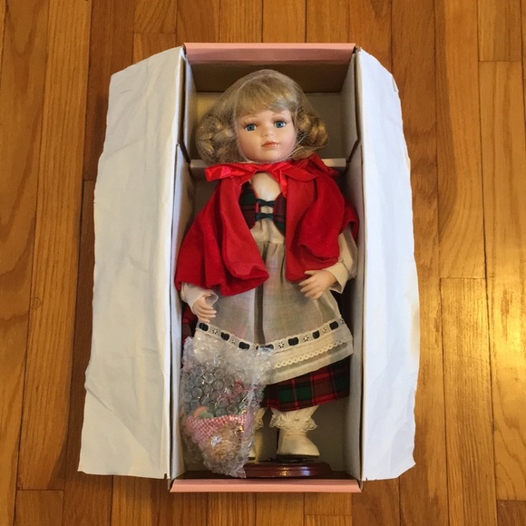 Vintage Red Riding Hood Porcelain Doll in Original Box - Picture 1 of 12